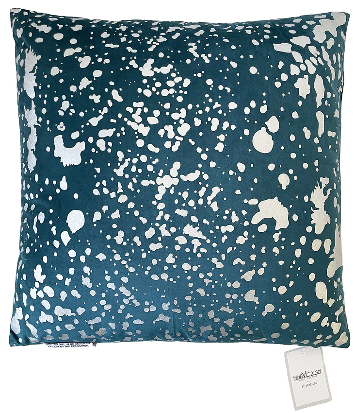 Est. 6 pallets of Bedding, Decorative Pillows & Food Storage Containers product photo